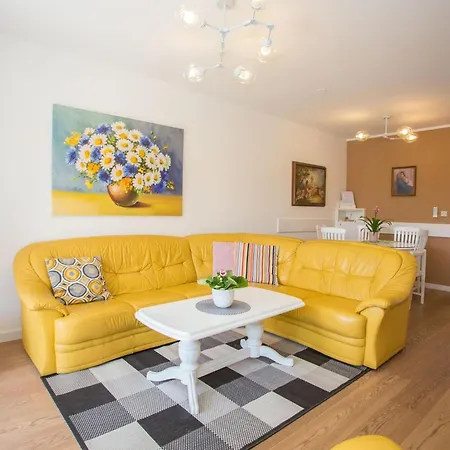 Apartment Beautiful In Prime Location *