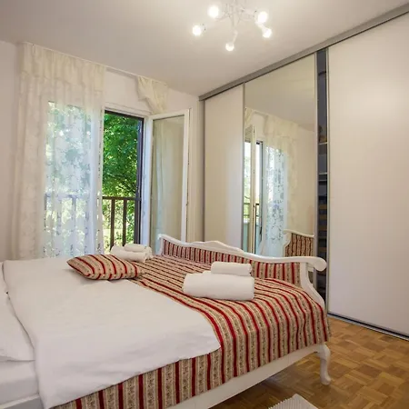Apartment Beautiful In Prime Location Porec