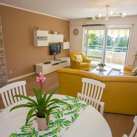 Apartment Beautiful In Prime Location Porec