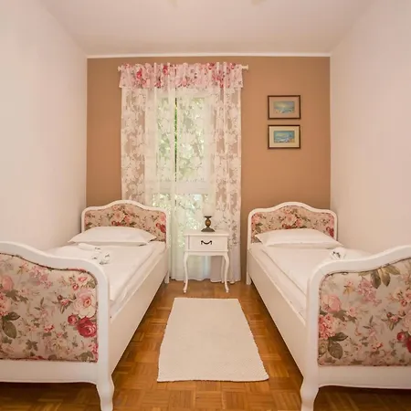 Beautiful In Prime Location Porec