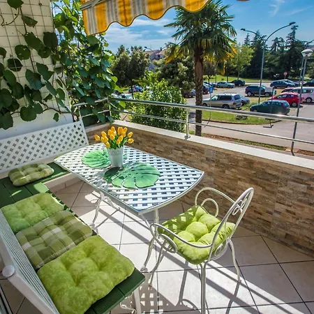 Apartment Beautiful In Prime Location Porec